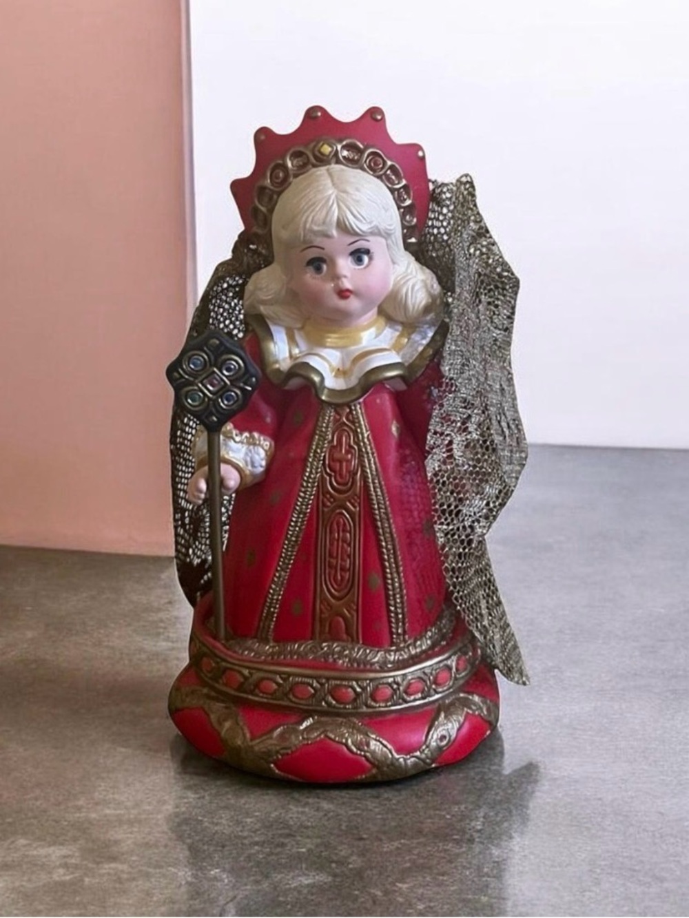 NWOB 1999 Hallmark Keepsake ‘The Red Queen’ Vintage Ornament Collectible